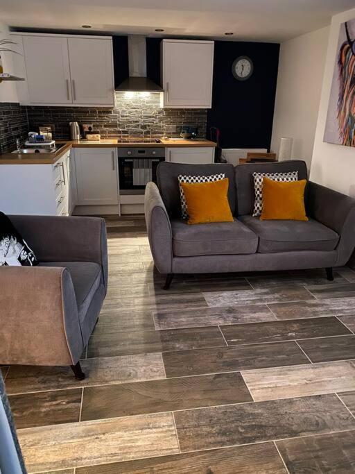 Mumbles - Modern Apartment With Panoramic Sea Views Oystermouth Exteriér fotografie