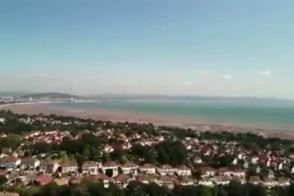 Mumbles - Modern Apartment With Panoramic Sea Views Oystermouth Exteriér fotografie