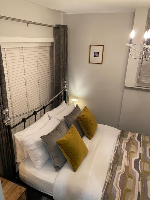 Mumbles - Modern Apartment With Panoramic Sea Views Oystermouth Exteriér fotografie
