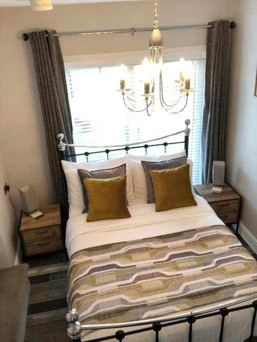 Mumbles - Modern Apartment With Panoramic Sea Views Oystermouth Exteriér fotografie